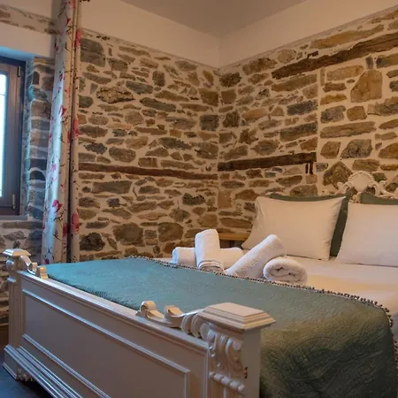 Дом отдыха Zoes House *